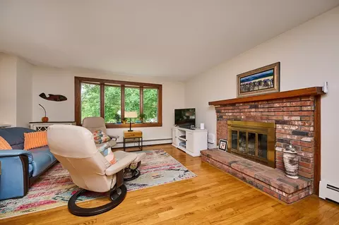 10 Robin Rd, Easthampton, MA 01027 photo 5