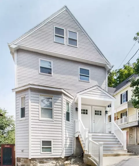 30-32 Oakland St, Newton, MA 02458