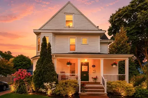 3 Franklin Ter, Melrose, MA 02176
