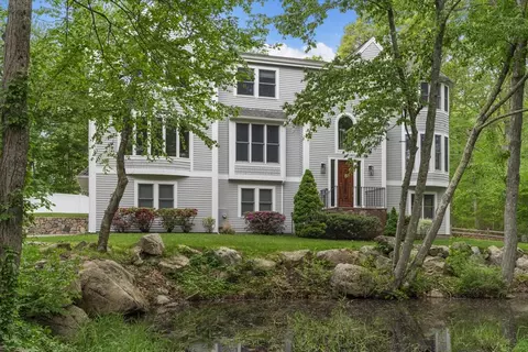 10 Heritage Ln, Cohasset, MA 02025