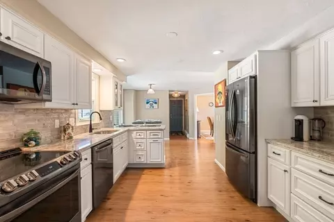 3 Jonathans Way, Upton, MA 01568 photo 12