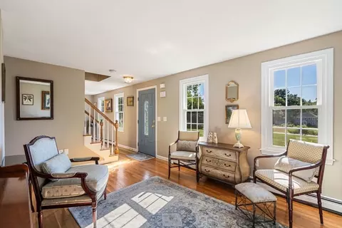 3 Jonathans Way, Upton, MA 01568 photo 5