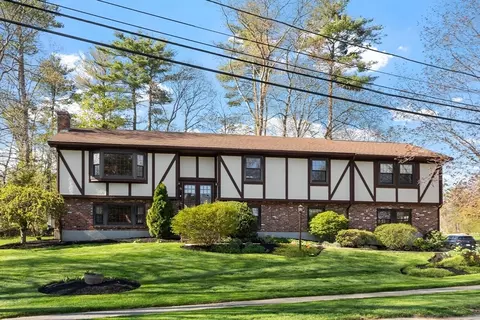 15 Kennel Hill Dr, Beverly, MA 01915