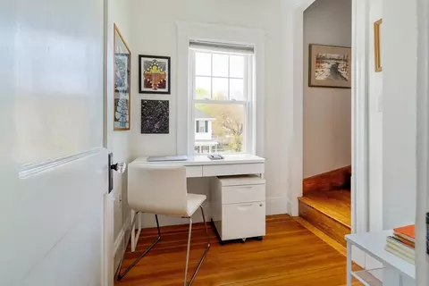 Entry Way - 338 Beech St, Roslindale, MA 02131 photo 4 of 4