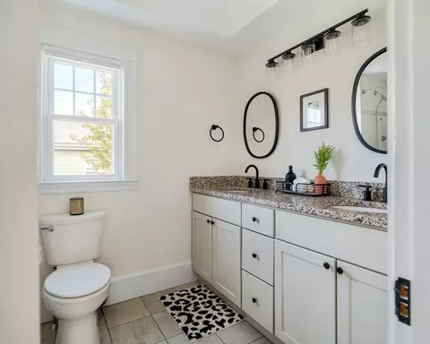 Bath - 338 Beech St, Roslindale, MA 02131 photo 2 of 5
