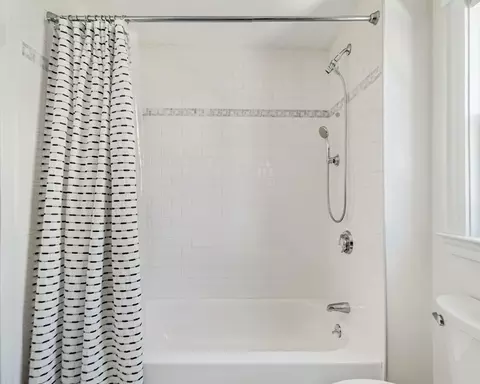 Bath - 338 Beech St, Roslindale, MA 02131 photo 3 of 5