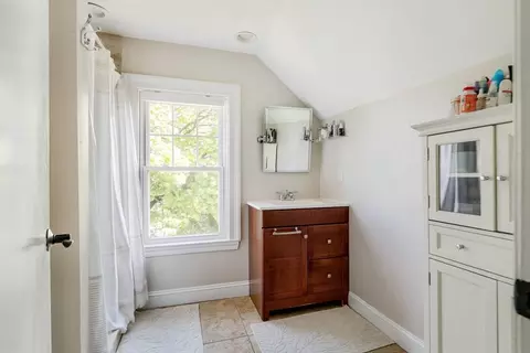 Bath - 338 Beech St, Roslindale, MA 02131 photo 4 of 5