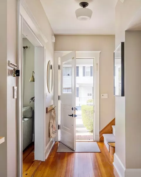 Entry Way - 338 Beech St, Roslindale, MA 02131 photo 1 of 4