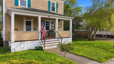 32 Milton St, New Bedford, MA 02740