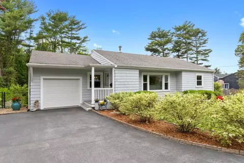9 Cole Ave, Gloucester, MA 01930