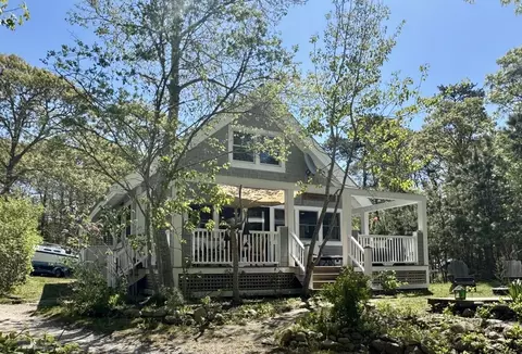 299 Daggett Ave #A, Tisbury, MA 02568