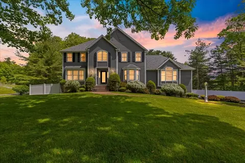 7 Fiorenza Dr, Wilmington, MA 01887