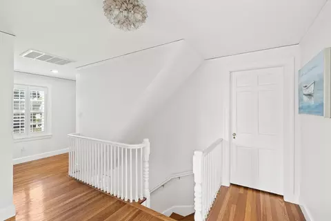 Entry Way - 6 Shetland Rd, Marblehead, MA 01945 photo 5 of 6