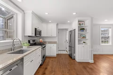 Kitchen - 6 Shetland Rd, Marblehead, MA 01945 photo 4 of 4