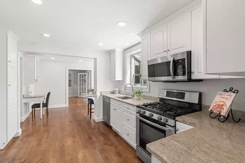 Kitchen - 6 Shetland Rd, Marblehead, MA 01945 photo 2 of 4