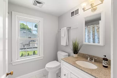 Bath - 6 Shetland Rd, Marblehead, MA 01945 photo 5 of 6