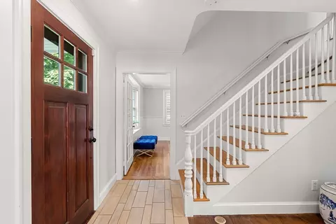 Entry Way - 6 Shetland Rd, Marblehead, MA 01945 photo 2 of 6