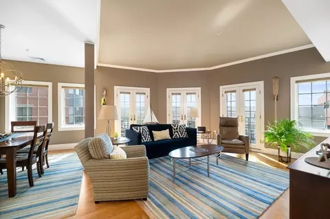 Living - 196 Main St UNIT 2, Gloucester, MA 01930 photo 1 of 2