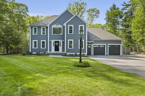4 Bruce Rd, Holbrook, MA 02343