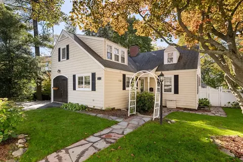27 Park Cir, Arlington, MA 02476