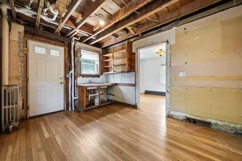 Entry Way - 201 Dodge St, Beverly, MA 01915 photo 1 of 2