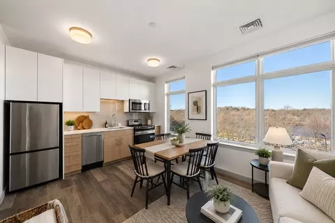 180 Telford #613, Boston, MA 02135