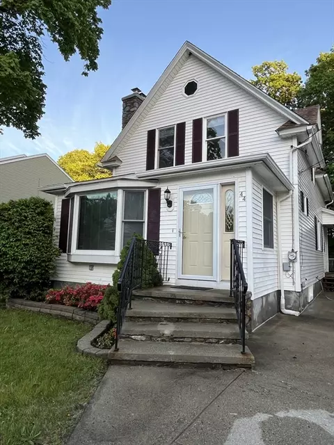 44 Pine Hill Rd, Worcester, MA 01604