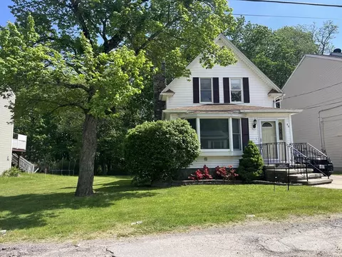 Exterior - 44 Pine Hill Rd, Worcester, MA 01604 photo 2 of 3