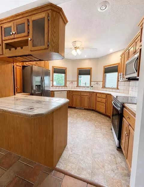 Kitchen - 44 Pine Hill Rd, Worcester, MA 01604 photo 1 of 2