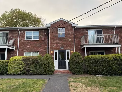 4 Kingswood Dr #3, Abington, MA 02351