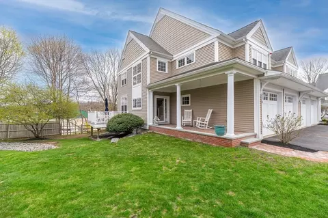 6 Essex Rd #8, Ipswich, MA 01938