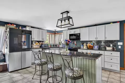846 Middle St, Dighton, MA 02764 photo 7