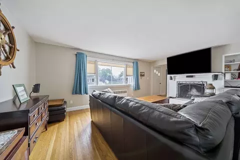 Living - 15 D St, Hull, MA 02045 photo 2 of 5