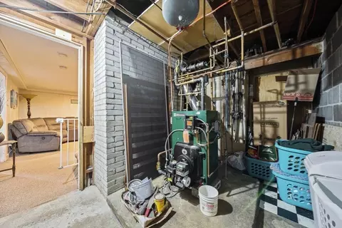 Entry Way - 15 D St, Hull, MA 02045 photo 1 of 1