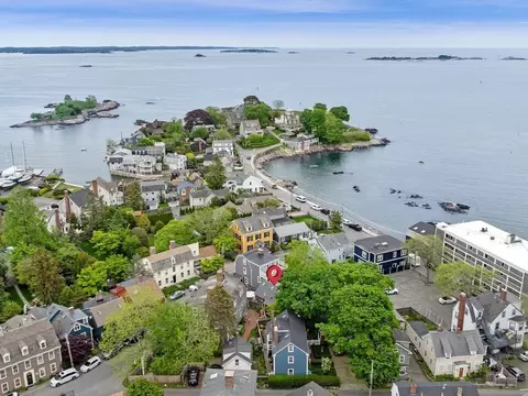 31 Franklin St, Marblehead, MA 01945