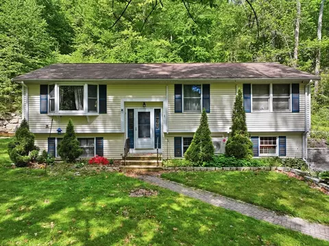 87 Allen Rd, Brookfield, MA 01506