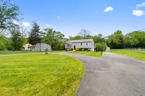 Exterior - 334 Forest St, Raynham, MA 02767 photo 4 of 13