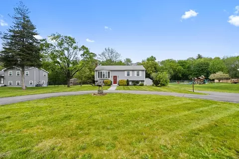 Exterior - 334 Forest St, Raynham, MA 02767 photo 6 of 13