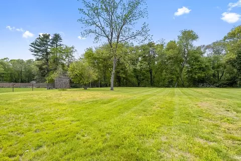 Exterior - 334 Forest St, Raynham, MA 02767 photo 13 of 13