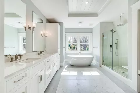 Bath - 181 Dedham St, Dover, MA 02030 photo 1 of 1