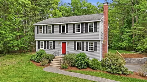 6 Colonial Dr, Westford, MA 01886