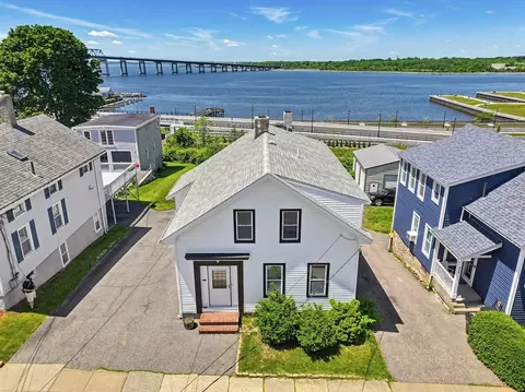 574 Durfee St, Fall River, MA 02720