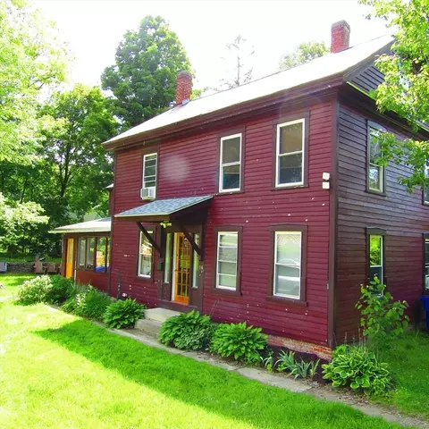 14 Garfield St, Greenfield, MA 01301