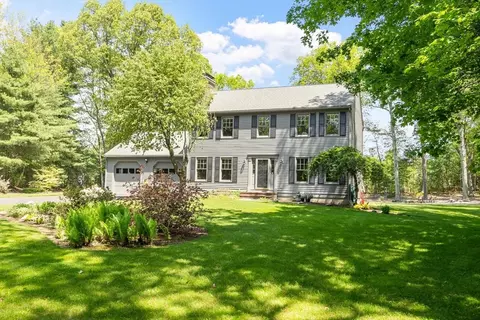 97 Sterling St, Lancaster, MA 01523