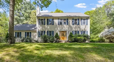 8 Johnson Dr, Lakeville, MA 02347