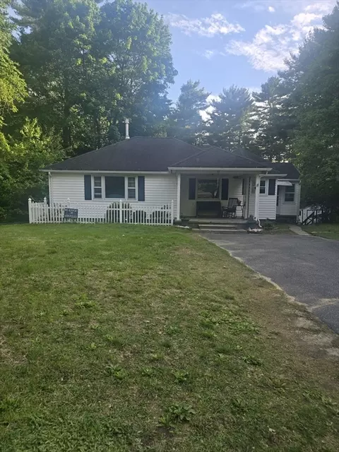 25 Flynt St, Palmer, MA 01069