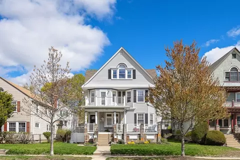 979 South St #2, Boston, MA 02131