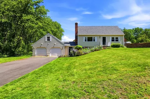 35 Lake Dr, Wilbraham, MA 01095