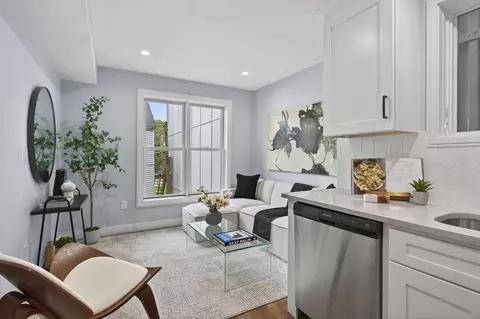 221 Paris St #1, Boston, MA 02128