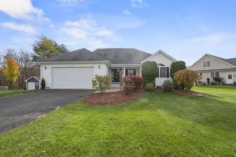 3085 Hunters Hill Dr #3085, Dighton, MA 02715